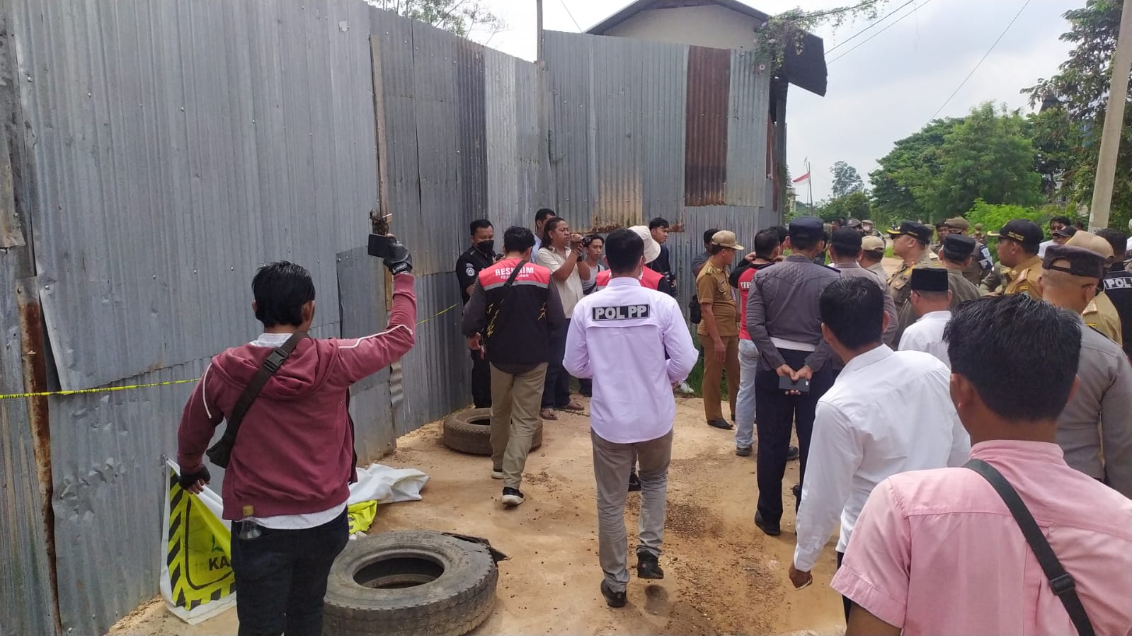 BREAKING NEWS: Sejumlah Gudang Minyak di Jambi Timur Kota Jambi Dibongkar, Begini Kondisinya