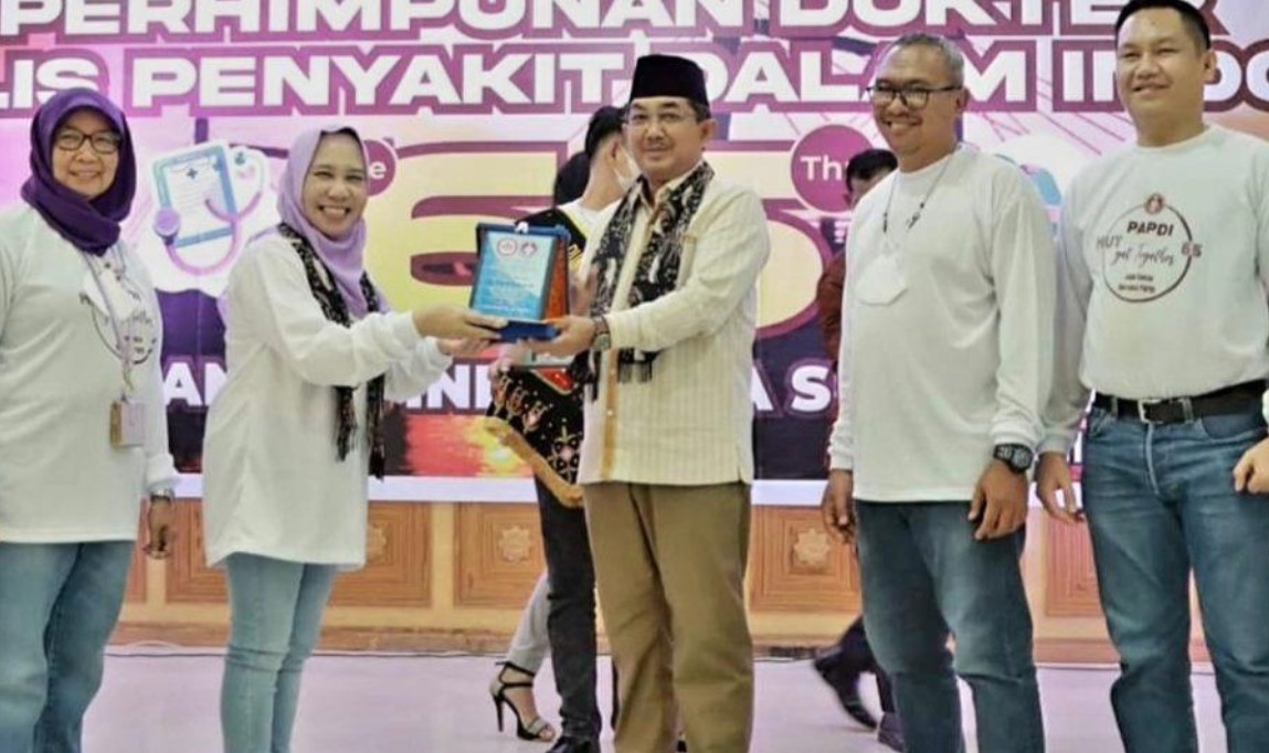 Bupati Tanjab Barat Buka Seminar Awam Diabetes Melitus dan TB Paru Dalam Rangka HUT PAPDI Ke-65