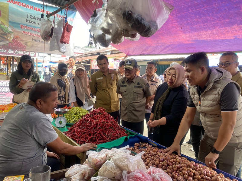 Jelang Puasa 2026, Polisi Sidak Pasar Merangin! Minyakita Dijual di Atas HET