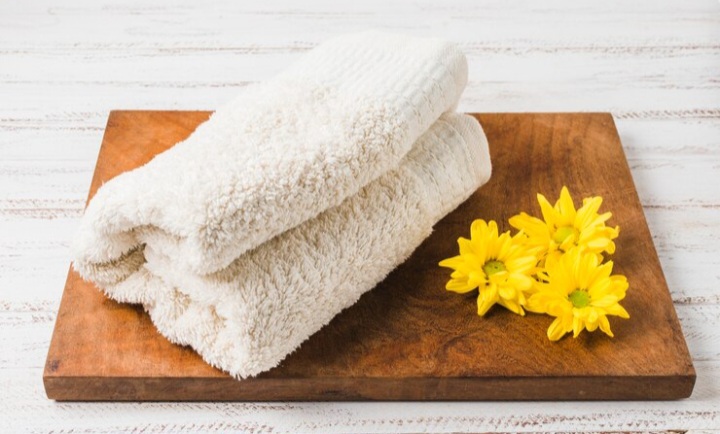 Wajib Tau! Pentingnya Bedakan Handuk Badan dan Wajah