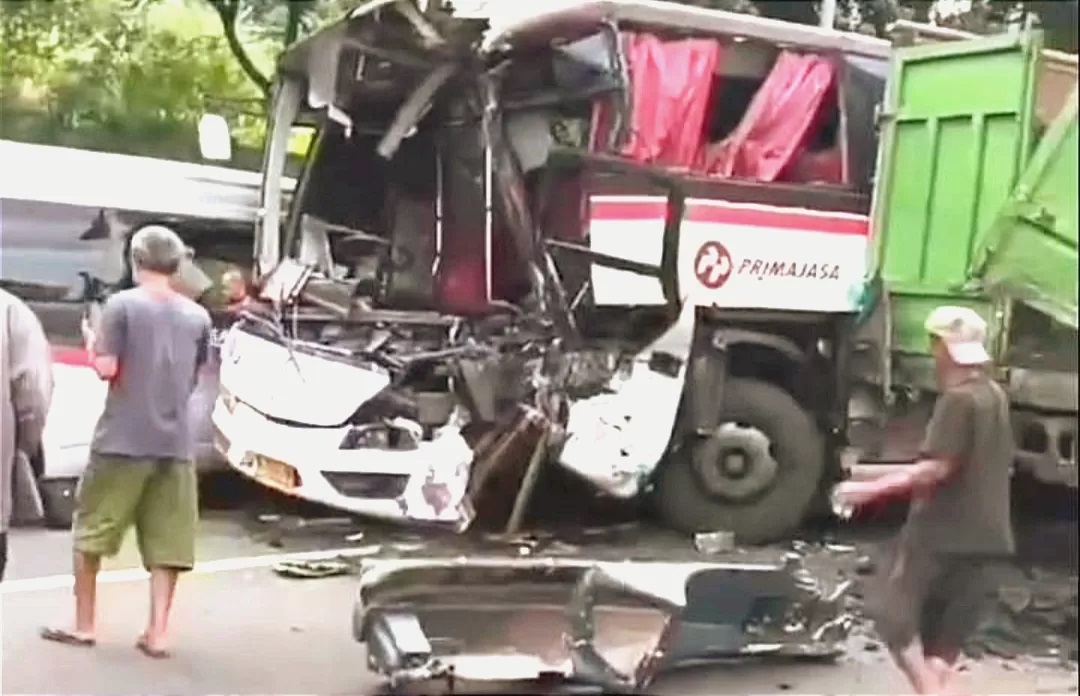 Kecelakaan Beruntun di Tol Cipularang, Polisi Selidiki Penyebab Truk Gagal Nanjak