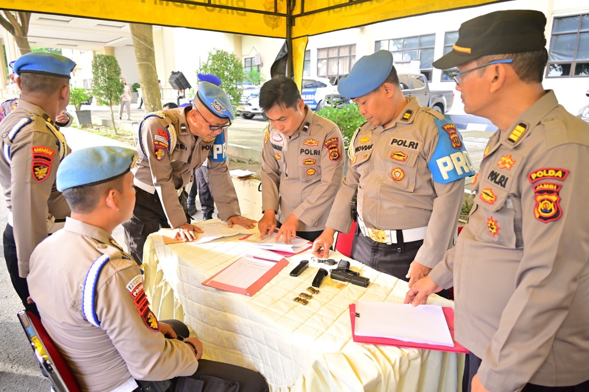 Supaya Optimal, Polda Jambi Cek Kondisi Senpi Personel