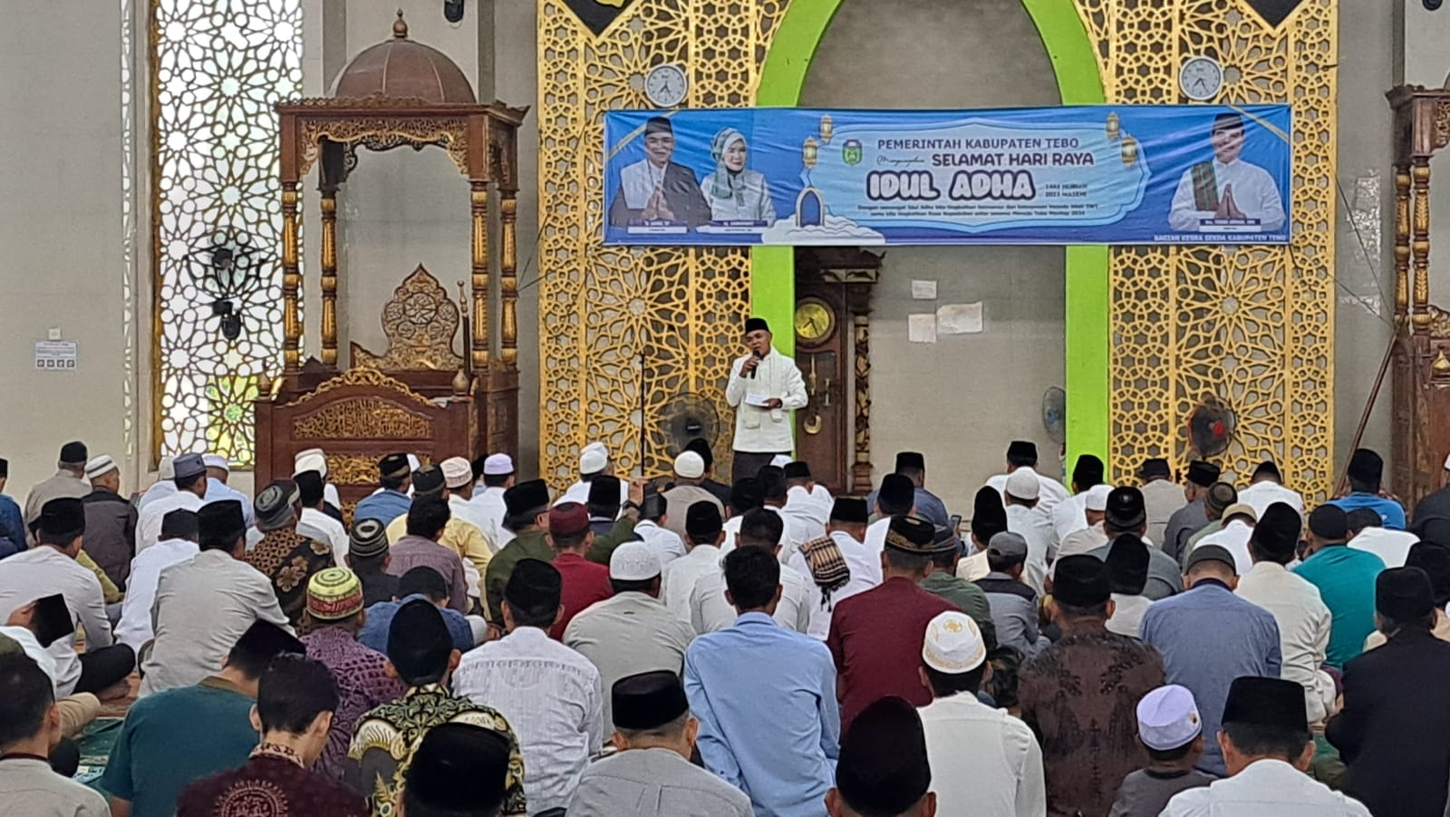 Pj Bupati Tebo Aspan Salat Idul Adha di Masjid Agung Al Ittihad: Pembagian Hewan Qurban untuk Kebersamaan