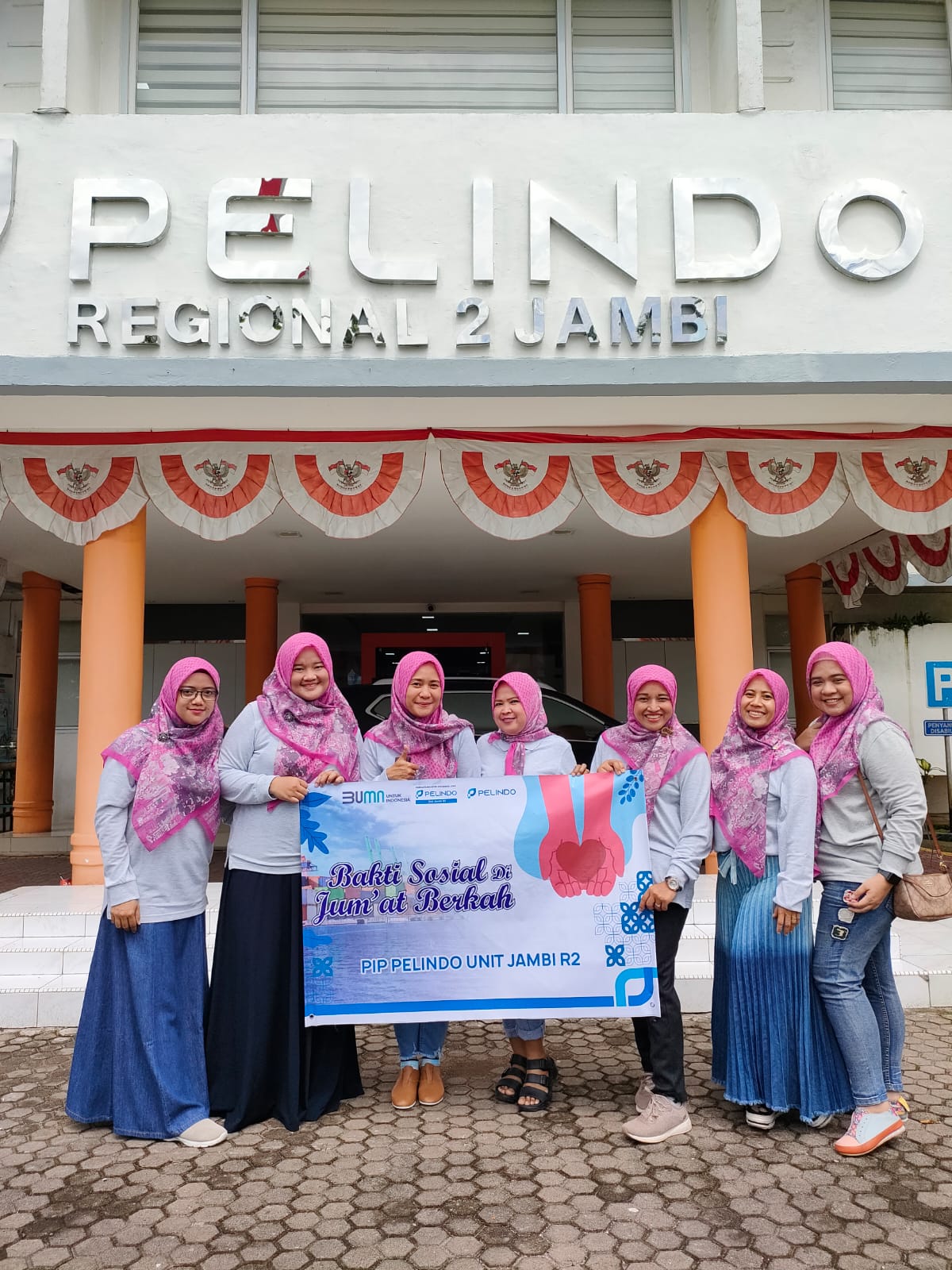 Persatuan Istri Pegawai (PIP) Regional 2 Jambi Adakan Bakti Sosial dan Jumat Berkah