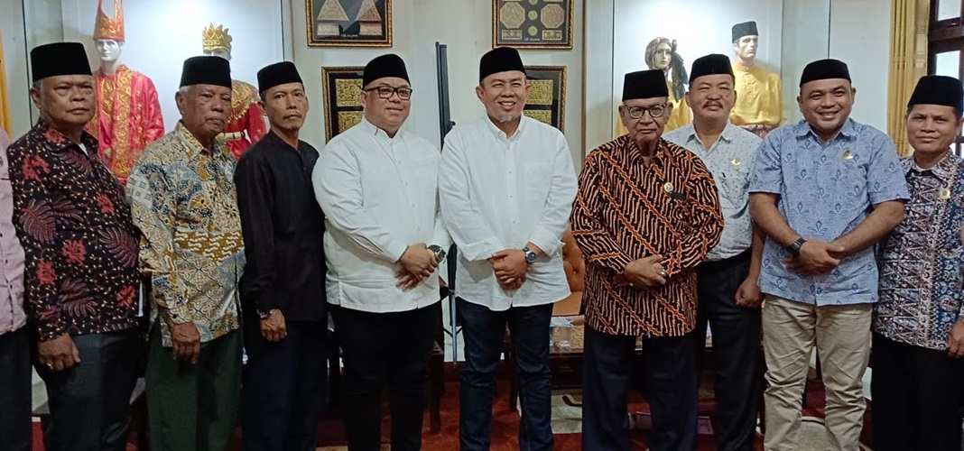 H Abdul Rahman - H Andi Muhammad Guntur Muchtar Sampaikan Visi Misi ke LAM Kota Jambi