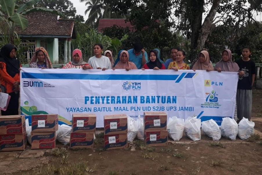 YBM PLN UP3 Jambi  Salurkan Bantuan Kepada Keluarga Terdampak Korban Banjir di Kabupaten Batang Hari 