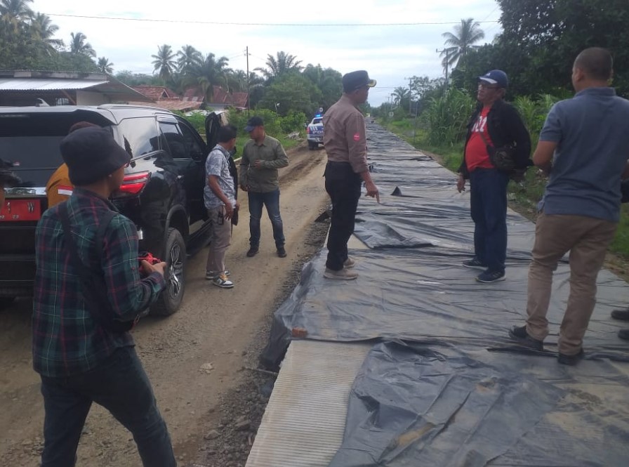 Sidak Jalan Kecamatan Rimbo Ilir, Pj Bupati Aspan Minta PT SMS Lakukan Perawatan Jalan
