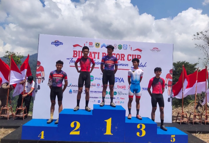 Atlet Balap Sepeda Jambi Raih Emas 'Tour Malasari Halimun 2025'