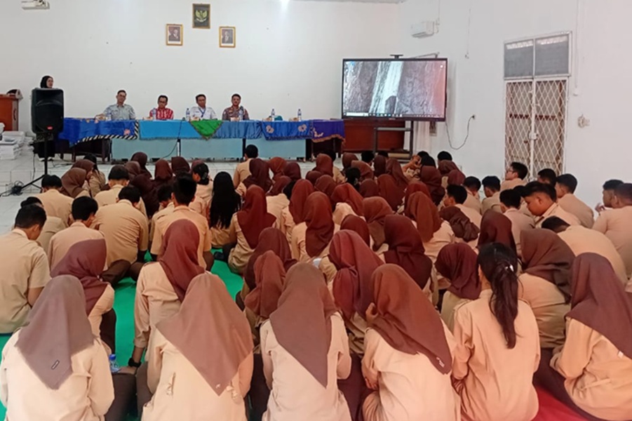 Ciptakan Budaya Tertib Lalu Lintas, Satlantas Polresta Jambi Beri Penyuluhan di SMAN 4 Kota Jambi 