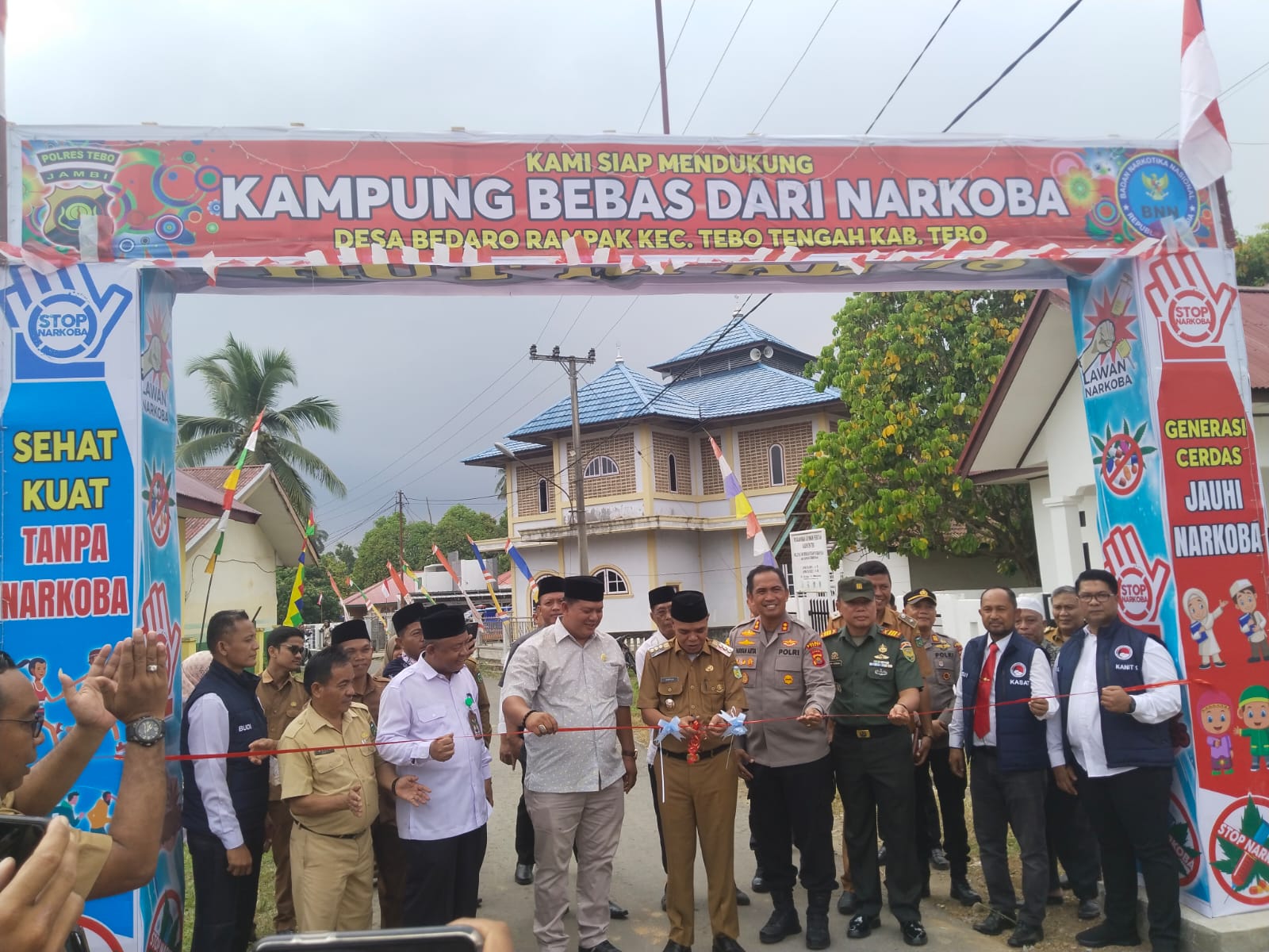 Pj Bupati Tebo Aspan Launching Kampung Bebas Narkoba di Desa Bedaro Rampak
