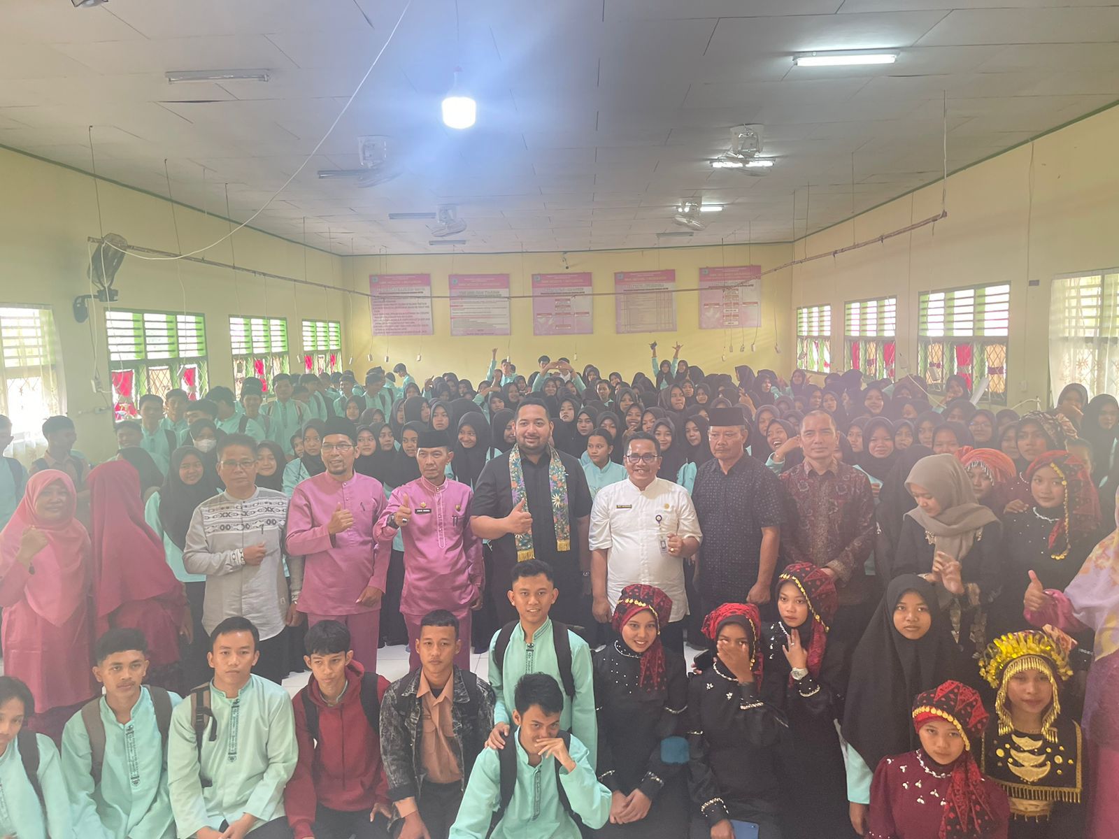 Kunjungi Sekolah di Merangin, Anggota DPRD Provinsi Jambi Pinto Serap Aspirasi Siswa