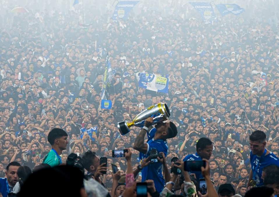 BRI Liga 1 2024-2025 Resmi Ditutup, BRI Tegaskan Komitmen Sinergi Sepak Bola Nasional dan UMKM