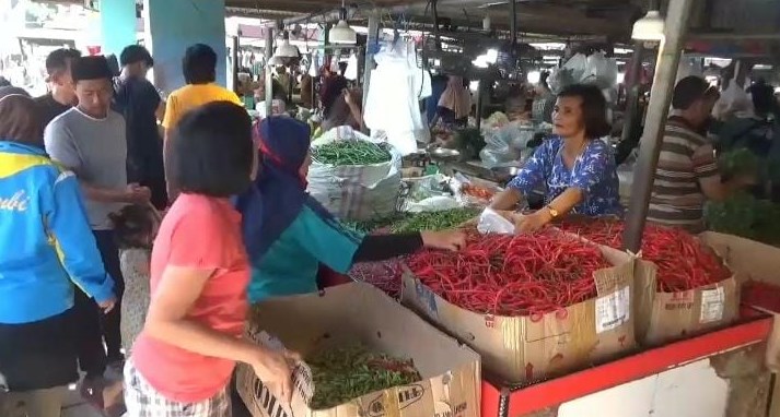Operasi Pasar Pemerintah Dikeluhkan Pedagang Pasar Angso Duo Hingga Dianggap Merugikan 