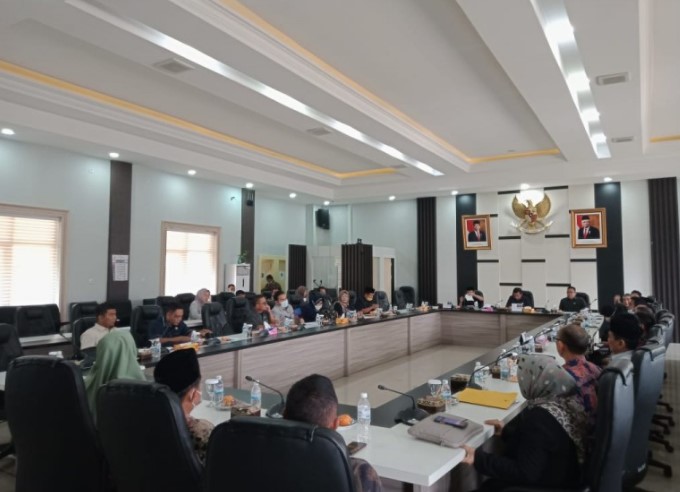 Komisi I DPRD Provinsi Jambi Gelar Fit and Proper Test Calon KIP 2022-2026
