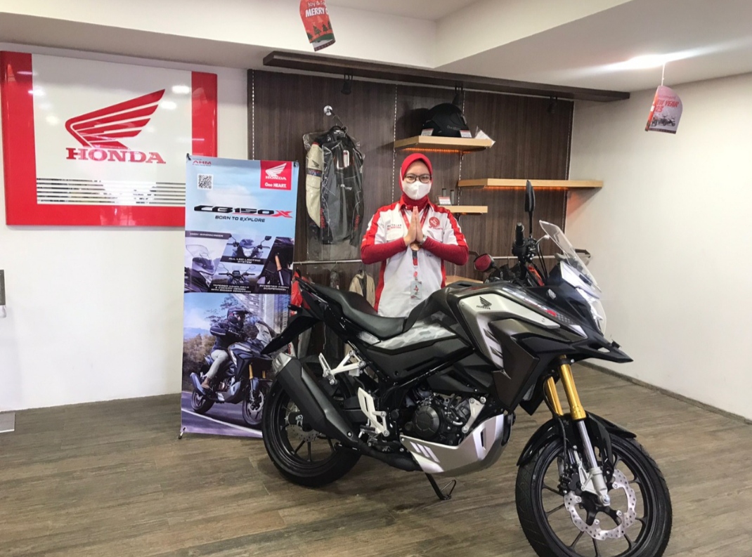 New CB150X dengan Warna Terbaru Bertabur Promo Spesial