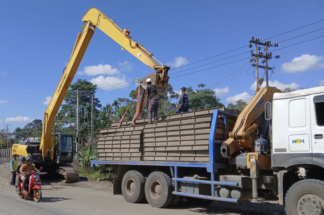 Asiik! Akses Jalan Lintas Sumatera KM 58 Bungo Sudah Normal, Jembatan Bailey Dibongkar