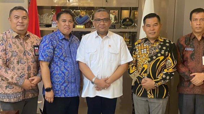 Serah Terima Aset BLK ke Kemenaker RI, Ketua Komisi lV DPRD Provinsi Jambi Dampingi Gubernur 