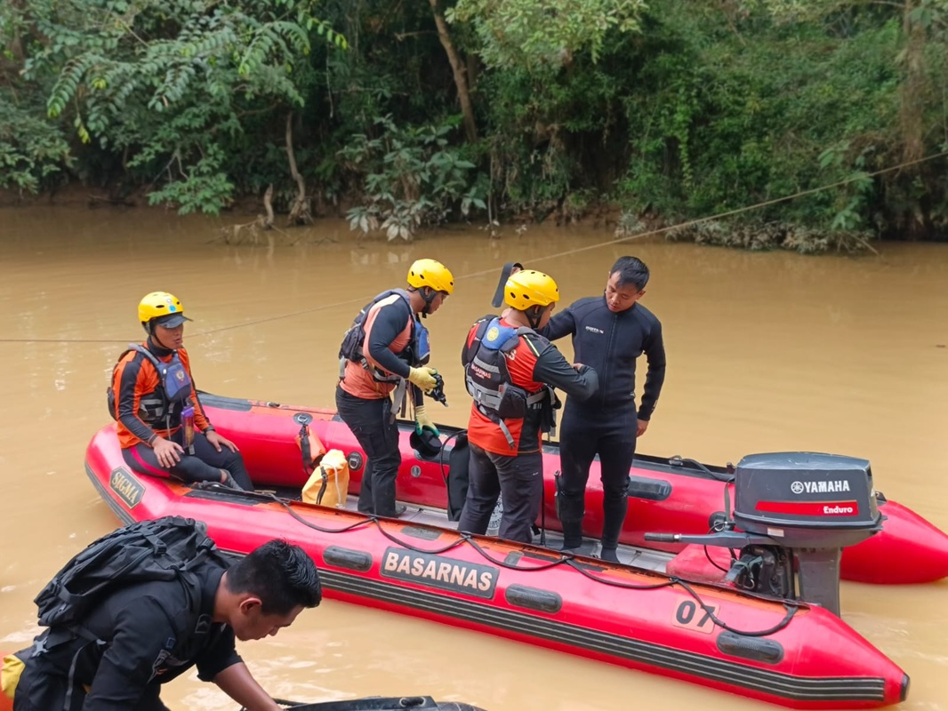 Lansia 74 Tahun Terseret Arus Saat Mandi di Sungai Merangin, Hari Kedua Pencarian Diperluas hingga 8 Kilometer