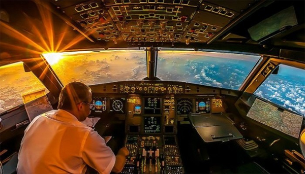 Gegara Tertidur saat Menerbangkan Pesawat, Seorang Pilot Langsung Dipecat