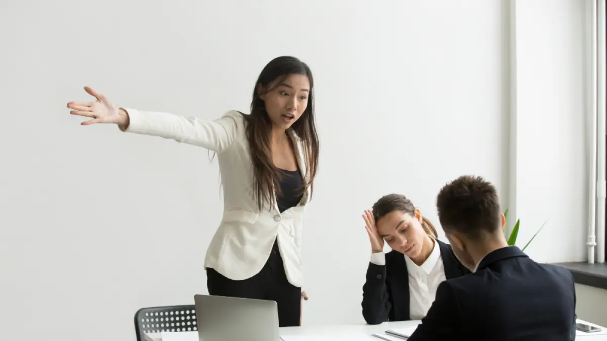 Waspada! Ini 11 Frasa Umum Bos Toxic yang Diam-Diam Melemahkan Mental