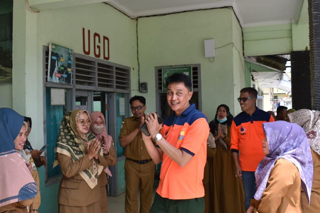 Usai Patroli Karhutla, Pj Bupati Muaro Jambi Bachyuni Sidak Puskesmas Kelurahan Tanjung Kecamatan Kumpeh