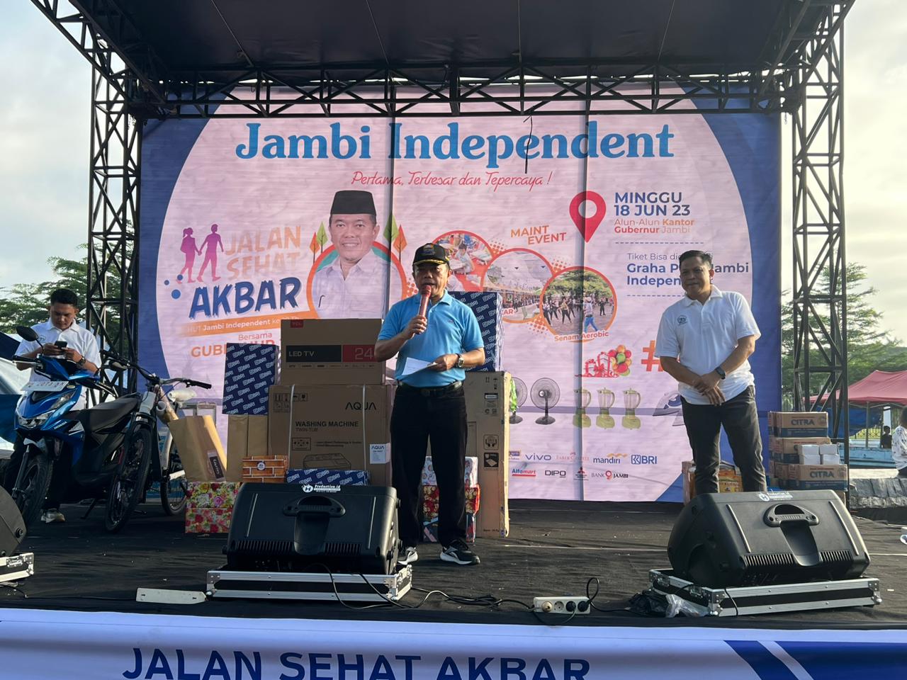 Lepas Jalan Sehat Akbar Jambi Independent bersama Gubernur Jambi, Al Haris: Makin Jaya!