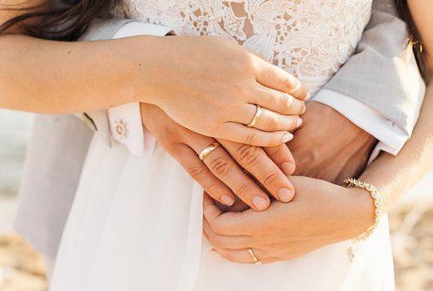 5 Tips Membicarakan Keuangan Bersama Pasangan Sebelum Menikah