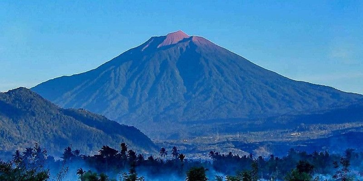 Selama Libur Nataru, Para Pendaki Dilarang Mendaki Gunung Marapi di Sumbar