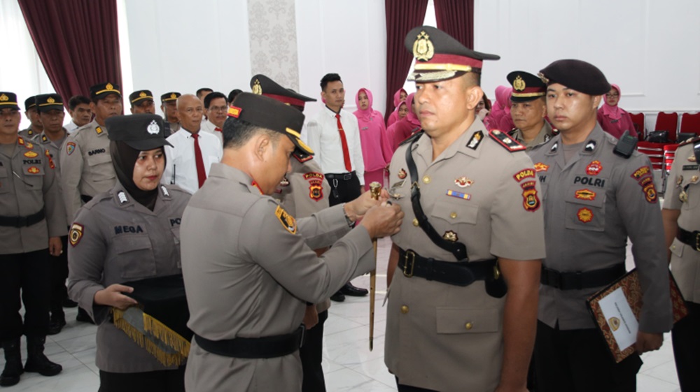 Mutasi di Polresta Jambi, 2 Kasat dan 4 Kapolsek Diganti, Ini Pesan Kapolresta Jambi Saat Sertijab