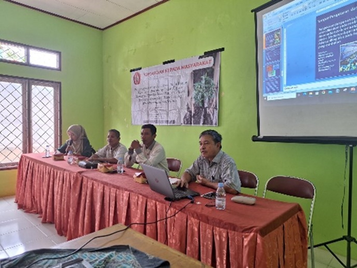 Dosen Unja: Pemberdayaan Masyarakat Bidang Konservasi Tembesu Rawa dan Cerlang di Desa Pulau Betung