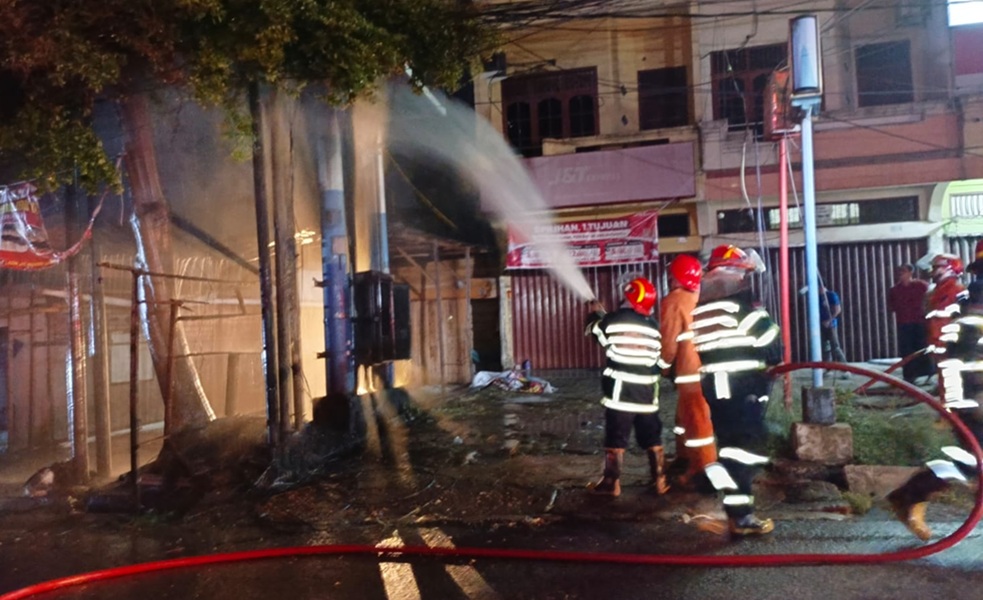 Geger! Gardu Listrik di Jelutung Terbakar, Damkar Meluncur 7 Menit dari Mako