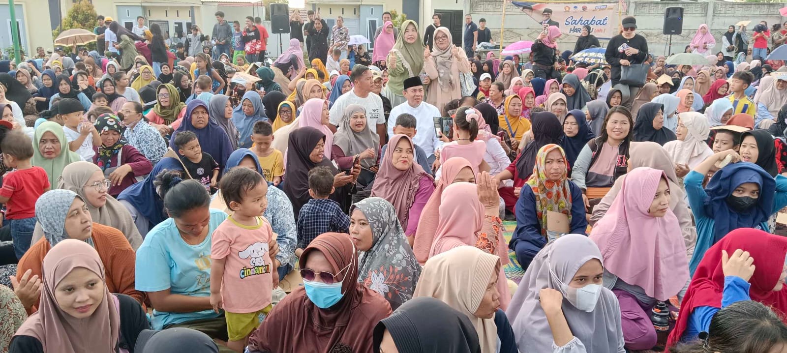 Warga Bougenvile Sambut Bacalon Wali Kota Jambi H Abdul Rahman di Masjid Muhammad Fabiansyah Putra