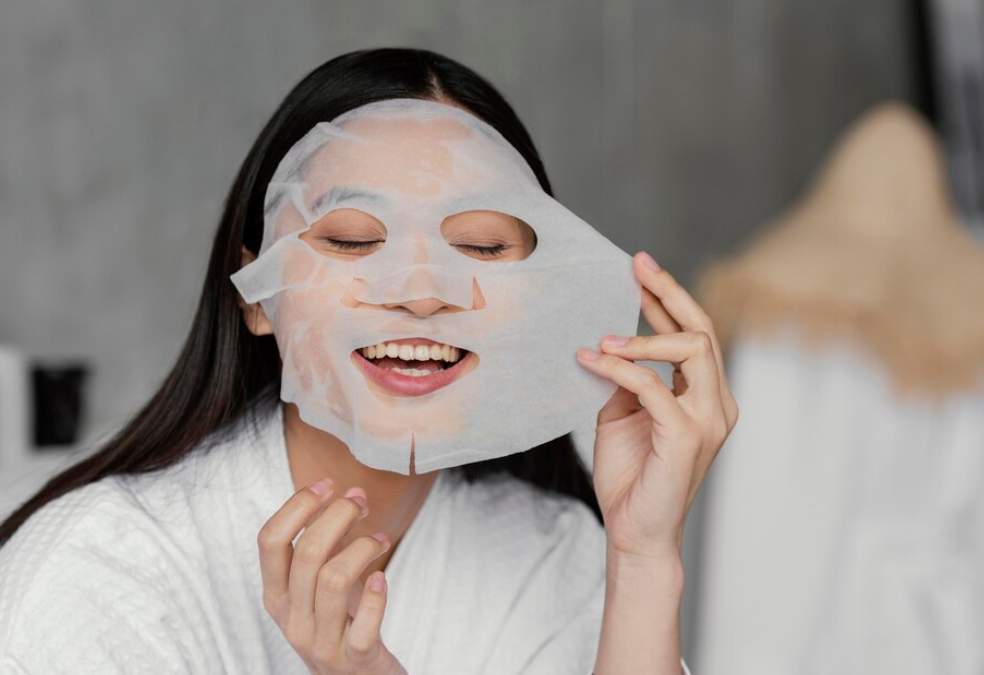 Fix Candu! Wajah Kinclong Cuma Pakai Masker Susu-Saffron, No Ribet!