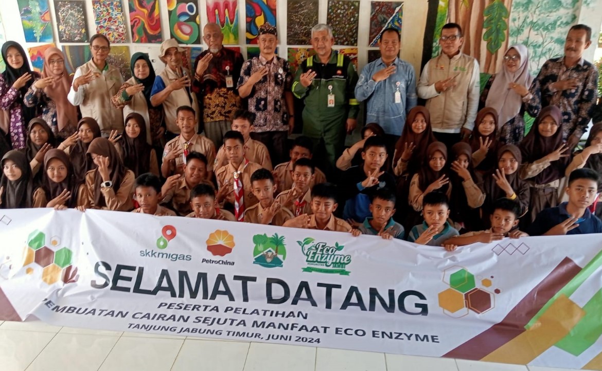 Melalui Program Eco Enzyme, SKK Migas PetroChina Mengajak Para Pelajar Turut Perduli Terhadap Lingkungan