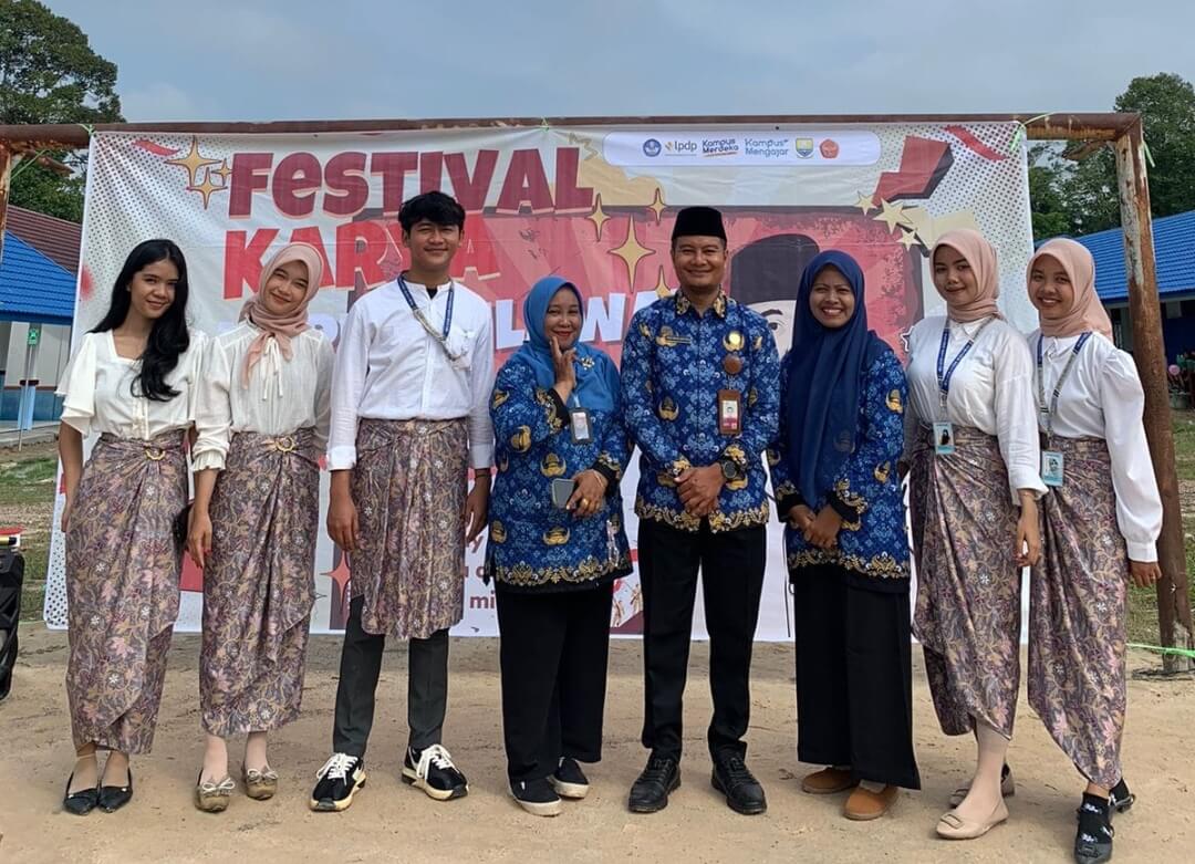 Festival Karya Hari Pahlawan: Inovasi Mahasiswa Universitas Jambi Bangkitkan Kreativitas Siswa