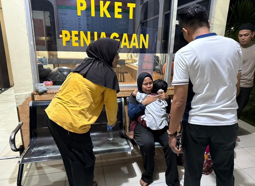 Ibu-ibu Panik dan Histeris, Kapolresta Jambi Kombes Boy Turun Langsung Bantu Warga Cari Anak Hilang