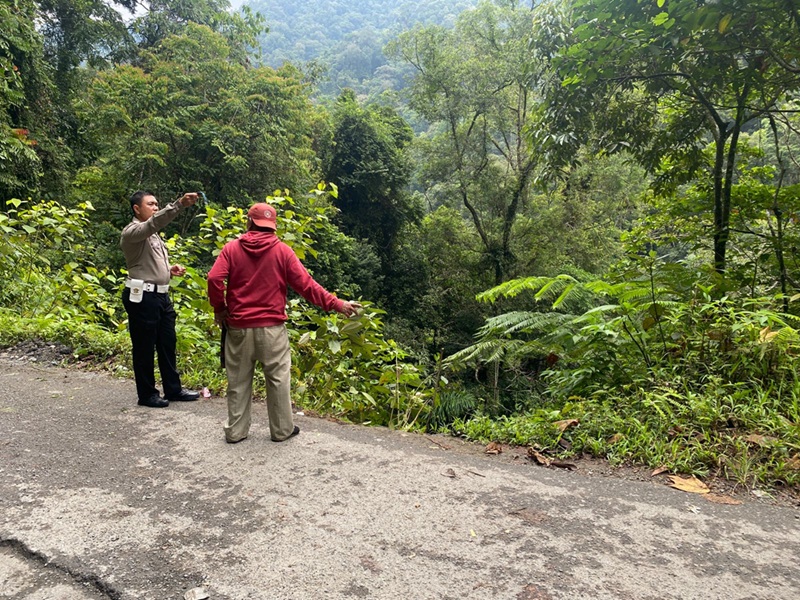 Mobil Pickup Tanpa Nomor Polisi Masuk Jurang di Sungai Penuh, 2 Orang Meninggal Dunia