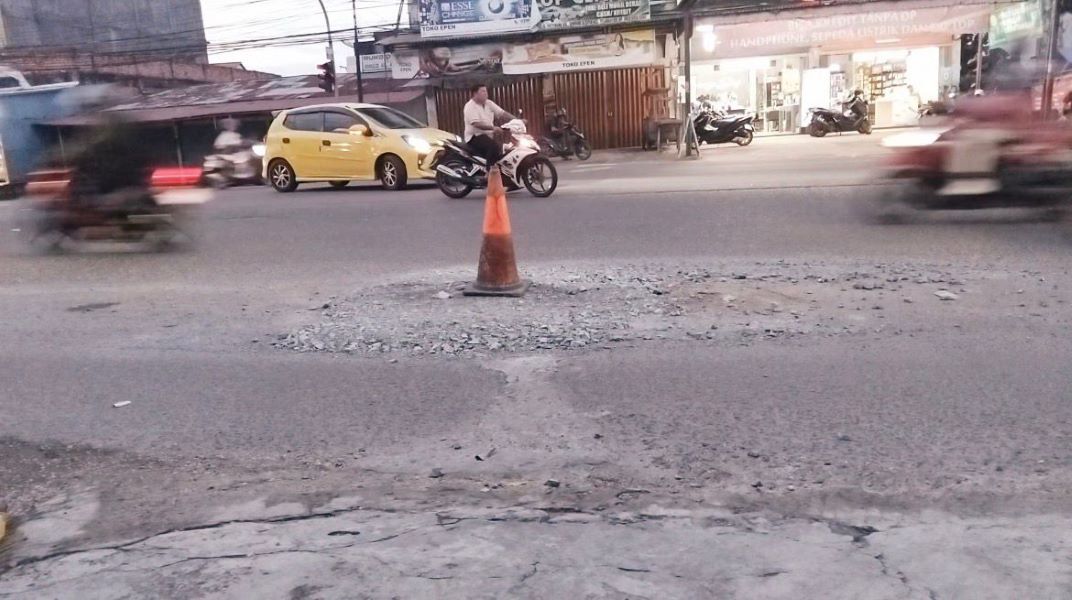 Perbaikan Diminta Segera! DPRD Jambi Soroti Jalan Berlubang di STM Atas, Telkom Diberi Waktu 3 Hari