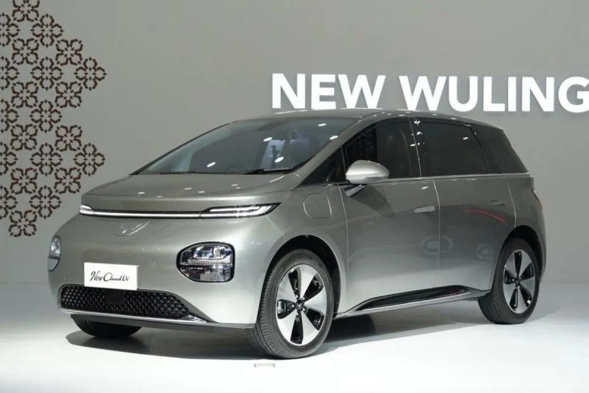 Wuling Cloud EV Dominasi Pasar Mobil Listrik Hatchback, Terjual 1.955 Unit Sepanjang 2025
