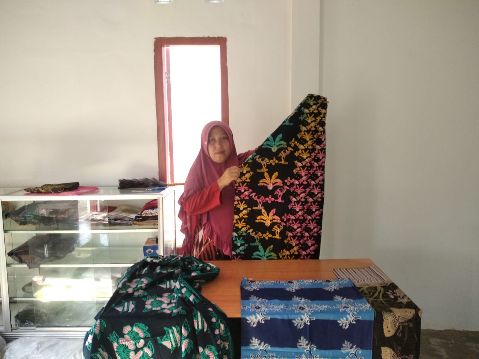 Rumah Produksi Naima, Kontribusi SKK Migas Petrochina Kembangkan Batik Tanjab Timur 