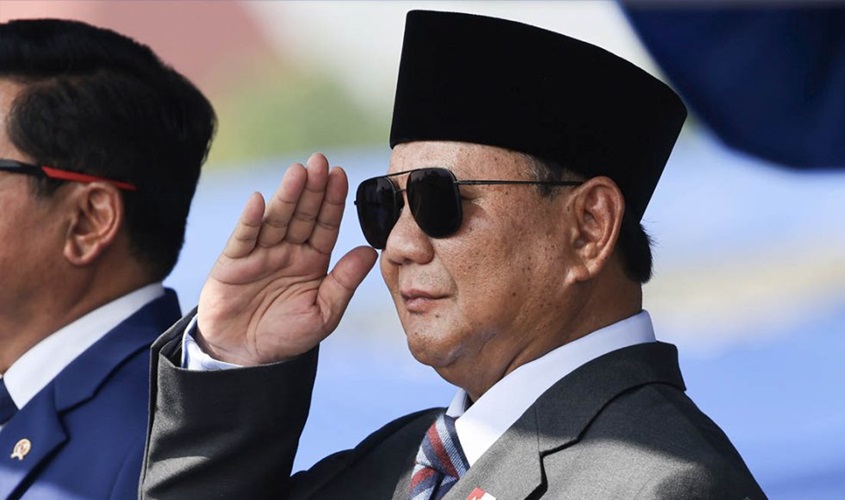 Sah, Prabowo Umumkan Tahun 2025 Gaji Guru Naik