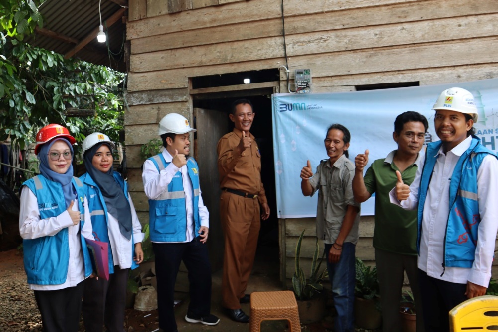 Di Bulan Suci Ramadhan, PLN UP3 Muara Bungo kembali beri Bantuan Listrik Gratis secara Serentak