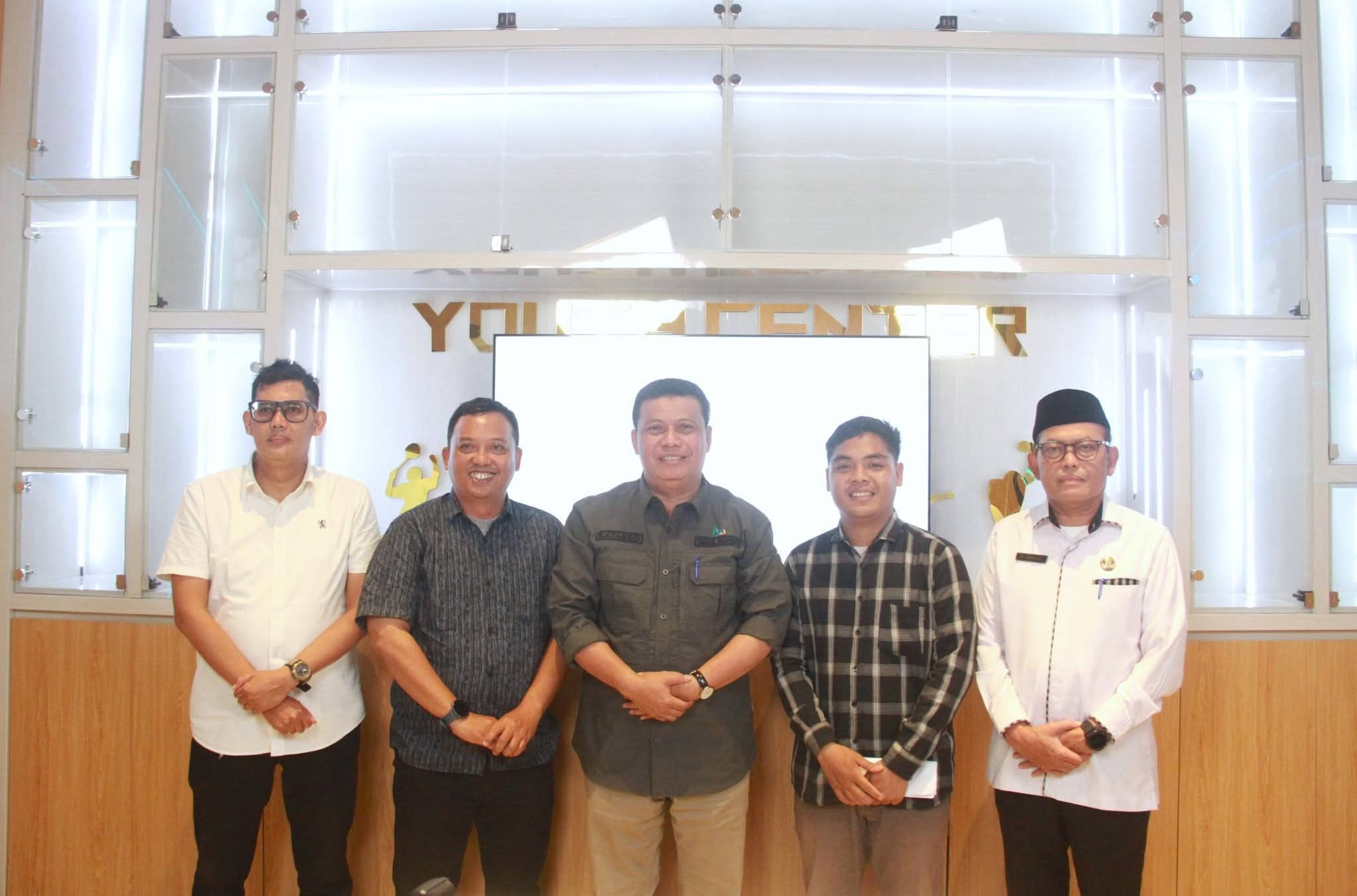 Wakil Bupati Tanjab Barat Jadi Narasumber Podcast Youthcast Center, Ajak Pemuda Aktif Dalam Pembangunan