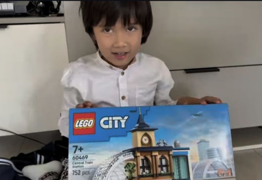 Permintaan Mainan Lego dari Bocah Diaspora saat Ketemu Prabowo di Rusia Benar-benar Dipenuhi