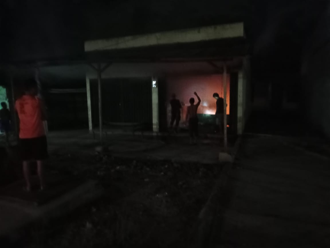 Diganggu Sejumlah Remaja, ODGJ di Muaro Jambi Ngamuk, Bakar Rumah Orangtuanya