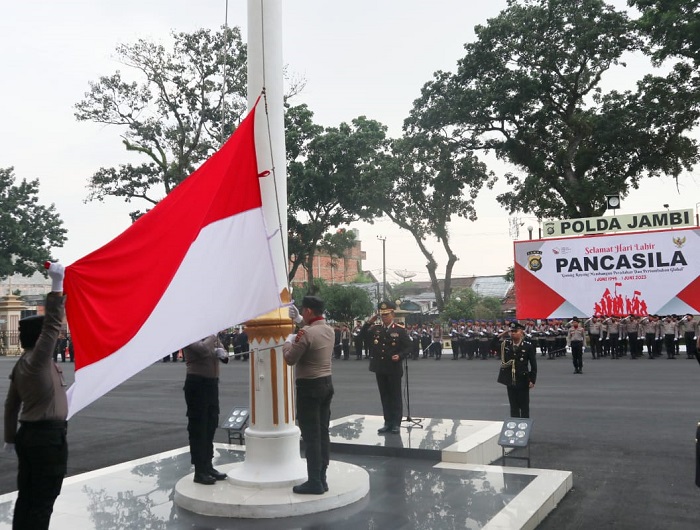 Bacakan Amanat Presiden Jokowi, Kapolda Jambi Pimpin Upacara Hari Lahir Pancasila