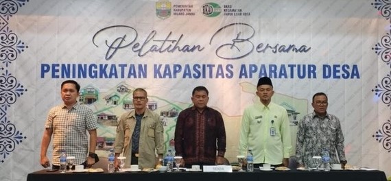 Sekda Budhi Hartono Buka Pelatihan Bersama Peningkatan Kapasitas Aparatur Desa Se-kecamatan Jambi Luar Kota