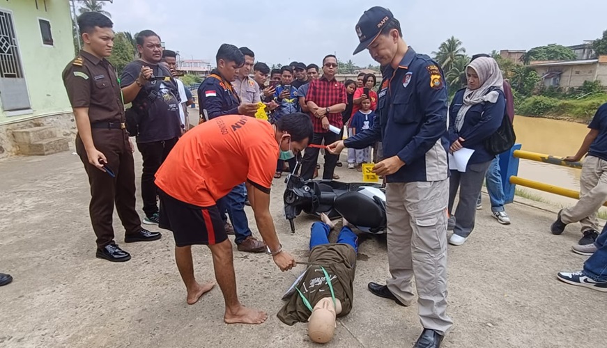 Rekonstruksi Kasus Mayat Tanpa Kepala di Bungo, Tersangka Peragakan 43 Adegan