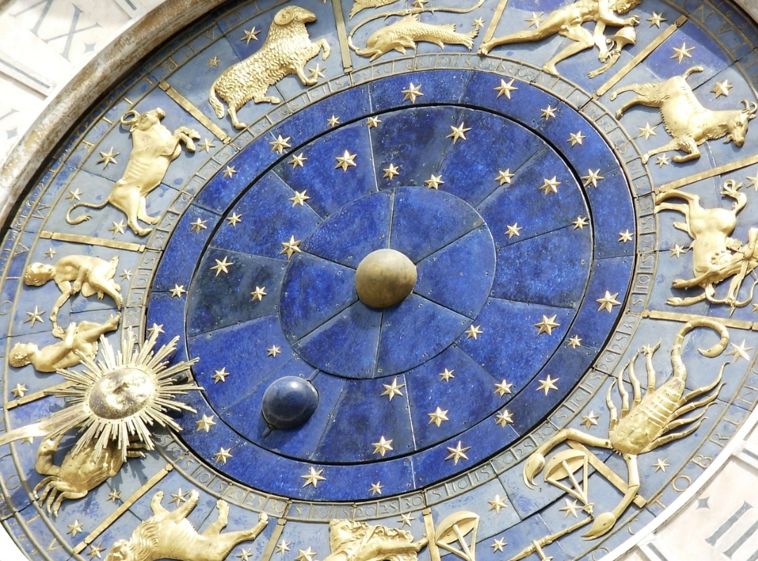 5 Zodiak yang Paling Cemburuan Menurut Astrologi