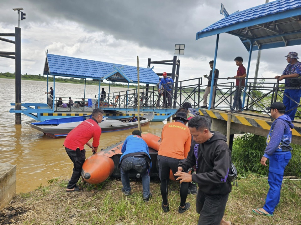 Pompong Bermuatan 3 Orang Terbakar di Perairan Berbak Tanjab Timur, Satu Orang Dikabarkan Hilang